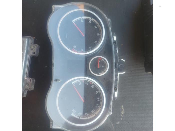Used Ignition lock + computer Opel Corsa D 1.2 ecoFLEX Price € 125,00 Margin scheme offered by Autosloopbedrijf H.C.Stouten