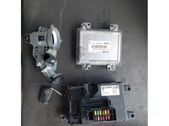 Used Ignition lock + computer Opel Corsa D 1.2 16V Price € 125,00 Margin scheme offered by Autosloopbedrijf H.C.Stouten