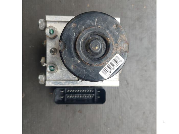 Begagnade ABS-pump Ford Ka I 1.3i Pris € 80,00 Marginaltabell erbjuds av Autosloopbedrijf H.C.Stouten