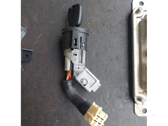 Ignition lock + computer Citroen C1 1.0 12V - 0261208702