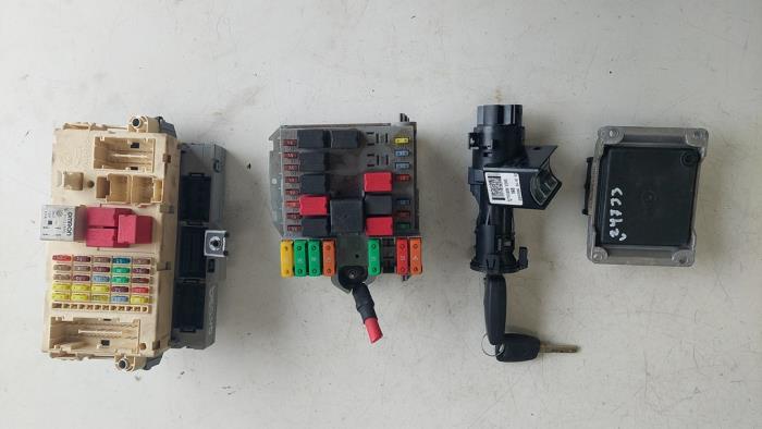 Used Ignition lock + computer Fiat Bravo (198A) 1.4 16V Price € 150,00 Margin scheme offered by Autosloopbedrijf H.C.Stouten