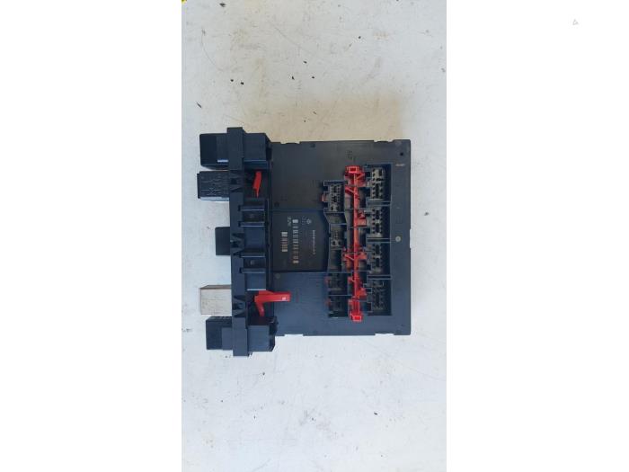 Used Body control computer Volkswagen Passat (3C2) 1.6 FSI 16V Price € 35,00 Margin scheme offered by Autosloopbedrijf H.C.Stouten
