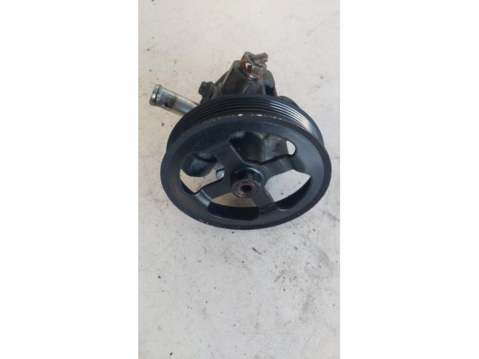 Usagé Pompe direction assistée Dodge Caliber 1.8 16V Prix € 45,00 Règlement à la marge proposé par Autosloopbedrijf H.C.Stouten