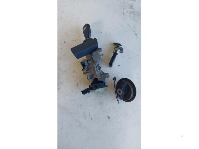 Used Ignition lock + computer Dodge Caliber 1.8 16V Price € 160,00 Margin scheme offered by Autosloopbedrijf H.C.Stouten