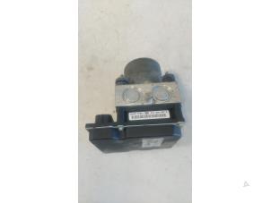 ABS Pumpe van een Audi A4 (B6) 1.8 T 20V 2008