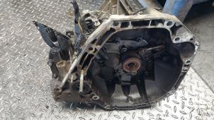 Getriebe van een Renault Clio III (BR/CR) 1.6 16V 2006