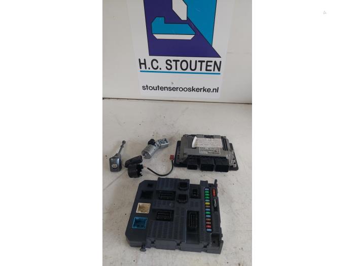Used Ignition lock + computer Peugeot 308 (4A/C) 1.6 VTI 16V Price € 125,00 Margin scheme offered by Autosloopbedrijf H.C.Stouten