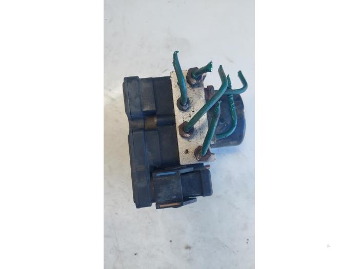 Usagé Bloc ABS Ford Ka I 1.3i Prix € 80,00 Règlement à la marge proposé par Autosloopbedrijf H.C.Stouten