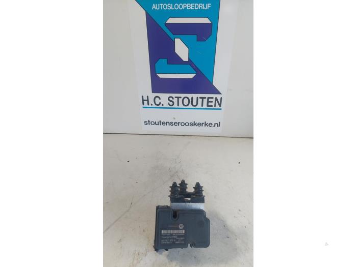 Usagé Bloc ABS Volkswagen Golf V (1K1) 2.0 FSI 16V Prix € 50,00 Règlement à la marge proposé par Autosloopbedrijf H.C.Stouten
