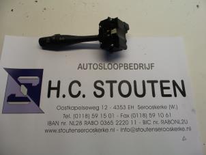 Gebrauchte Richtungsanzeiger Schalter Nissan Almera (N16) 2.2 Di 16V Preis € 25,00 Margenregelung angeboten von Autosloopbedrijf H.C.Stouten
