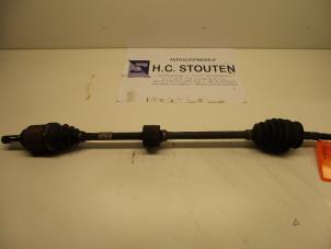 Used Front drive shaft, right Opel Corsa C (F08/68) 1.7 DI 16V Price € 50,00 Margin scheme offered by Autosloopbedrijf H.C.Stouten