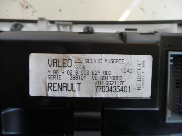 Panneau de commandes chauffage d'un Renault Scénic I (JA) 2.0 16V IDE 2002