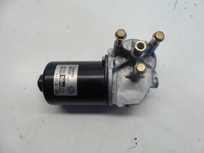 Front wiper motor from a Fiat Stilo (192A/B) 2.4 20V Abarth 3-Drs. 2003