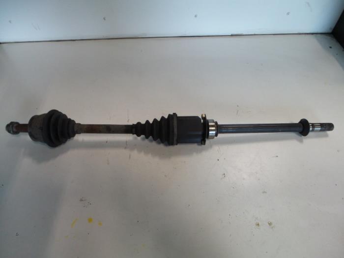 Gebrauchte Antriebswelle rechts vorne Fiat Stilo (192A/B) 2.4 20V Abarth 3-Drs. Preis € 55,00 Margenregelung angeboten von Autosloopbedrijf H.C.Stouten