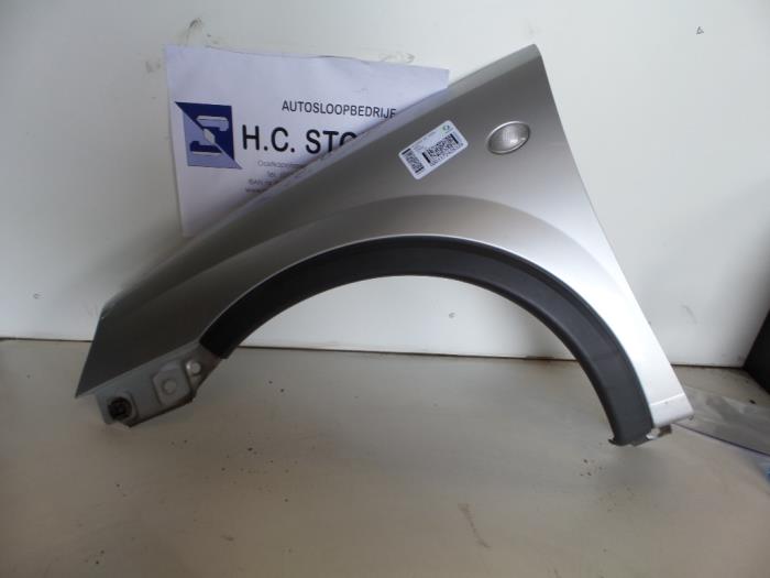 Front wing, left from a Opel Corsa C (F08/68) 1.2 16V 2002