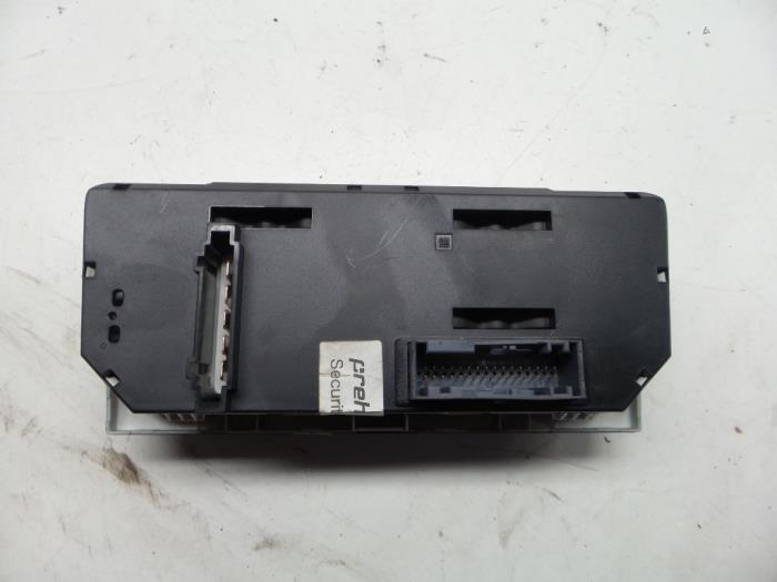 Heater control panel from a Opel Astra H SW (L35) 1.7 CDTi 16V 2005