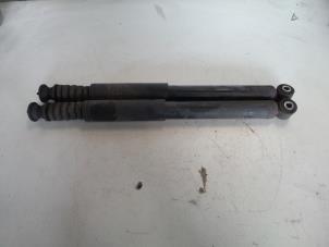 Used Shock absorber kit Renault Clio III (BR/CR) 1.5 dCi 105 Price € 50,00 Margin scheme offered by Autosloopbedrijf H.C.Stouten