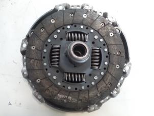Used Clutch kit (complete) Peugeot 206 (2A/C/H/J/S) 2.0 GTI 16V Price € 50,00 Margin scheme offered by Autosloopbedrijf H.C.Stouten