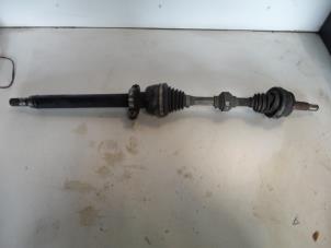 Used Front drive shaft, right Mitsubishi Carisma 1.9 DI-D MP Price € 50,00 Margin scheme offered by Autosloopbedrijf H.C.Stouten