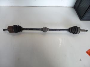 Used Front drive shaft, right Mitsubishi Carisma 1.8 GDI 16V Price € 45,00 Margin scheme offered by Autosloopbedrijf H.C.Stouten