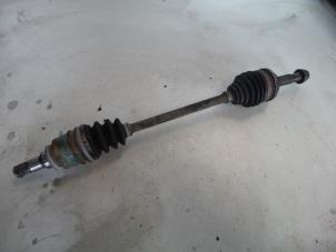 Used Front drive shaft, left Toyota Yaris (P1) 1.0 16V VVT-i Price € 40,00 Margin scheme offered by Autosloopbedrijf H.C.Stouten