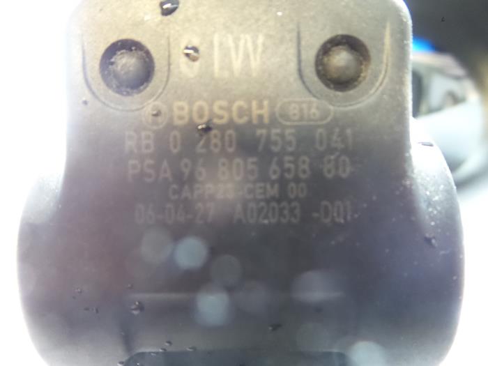 Używane Pedal gazu Peugeot 307 (3A/C/D) 1.6 16V Cena € 50,00 Procedura marży oferowane przez Autosloopbedrijf H.C.Stouten