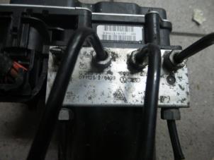 ABS Pumpe van een Seat Ibiza III (6L1) 1.9 TDI 100 2008