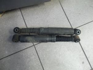 Used Shock absorber kit Peugeot Expert (G9) 2.0 HDi 140 16V Price € 60,00 Margin scheme offered by Autosloopbedrijf H.C.Stouten