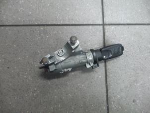 Used Ignition lock + key Volkswagen Polo IV (9N1/2/3) 1.4 16V Price € 50,00 Margin scheme offered by Autosloopbedrijf H.C.Stouten