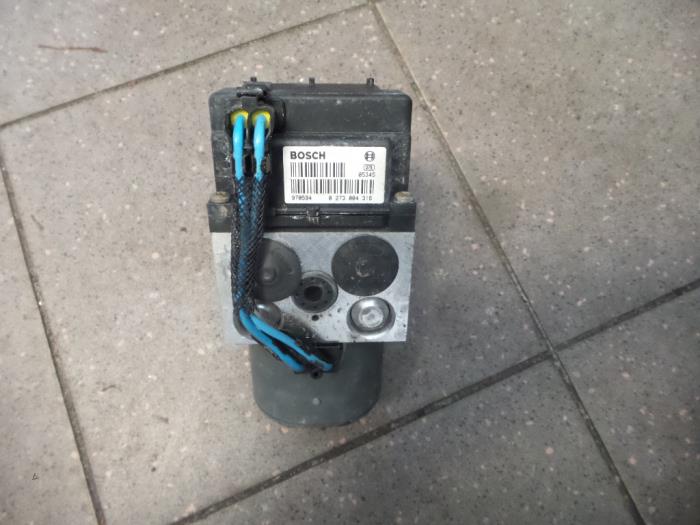 Begagnade ABS-pump Nissan Primera Pris € 80,00 Marginaltabell erbjuds av Autosloopbedrijf H.C.Stouten