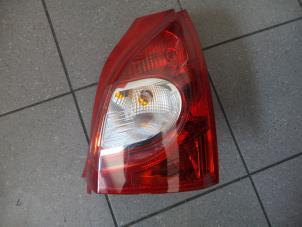 Used Taillight, right Renault Twingo II (CN) 1.2 16V Quickshift 5 Price € 50,00 Margin scheme offered by Autosloopbedrijf H.C.Stouten