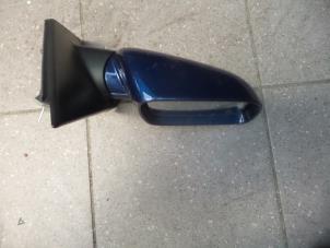 Used Wing mirror, right Volkswagen Polo IV (9N1/2/3) 1.4 16V Price € 30,00 Margin scheme offered by Autosloopbedrijf H.C.Stouten
