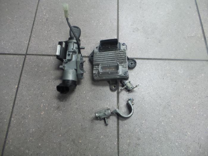 Used Ignition lock + computer Chevrolet Kalos Price € 125,00 Margin scheme offered by Autosloopbedrijf H.C.Stouten