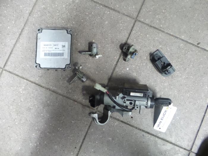 Used Ignition lock + computer Chevrolet Nubira Wagon (J100) 1.8 16V Price € 125,00 Margin scheme offered by Autosloopbedrijf H.C.Stouten