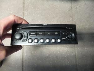 Used Radio CD player Citroen C4 Coupé (LA) 1.6 16V Price € 60,00 Margin scheme offered by Autosloopbedrijf H.C.Stouten