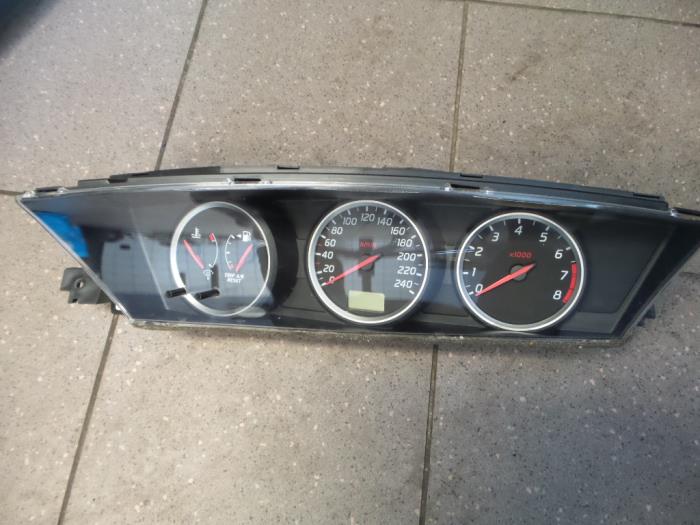 Odometer KM from a Nissan Primera (P12) 1.8 16V 2002
