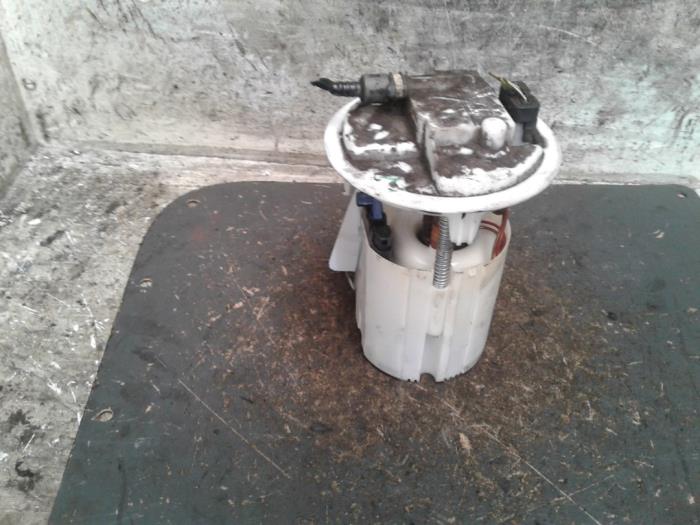 Gebrauchte Benzinpumpe Peugeot 207 CC (WB) 1.6 16V Preis € 50,00 Margenregelung angeboten von Autodemontage de Zaag