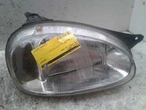 Used Headlight, right Opel Combo (Corsa B) 1.7 D Price € 25,00 Margin scheme offered by Autodemontage de Zaag