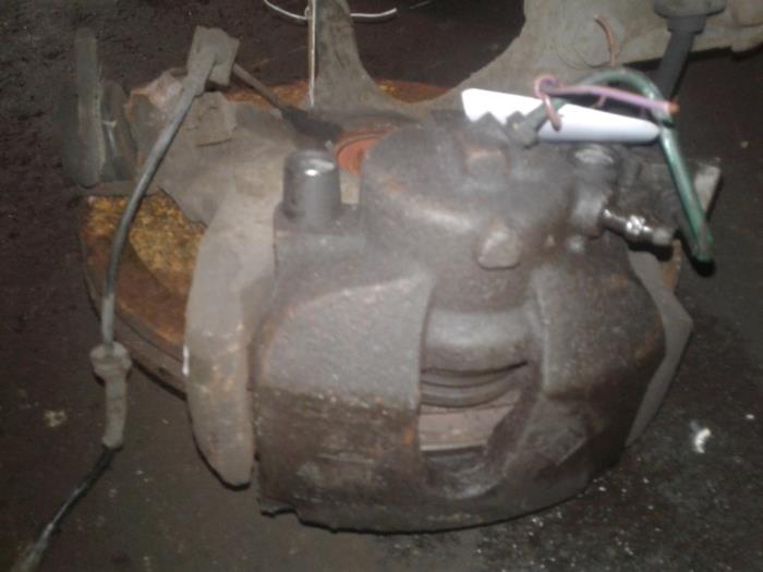 Gebrauchte Bremszange rechts vorne Renault Vel Satis (BJ) 3.5 V6 24V Autom. Kat. Preis € 50,00 Margenregelung angeboten von Autodemontage de Zaag