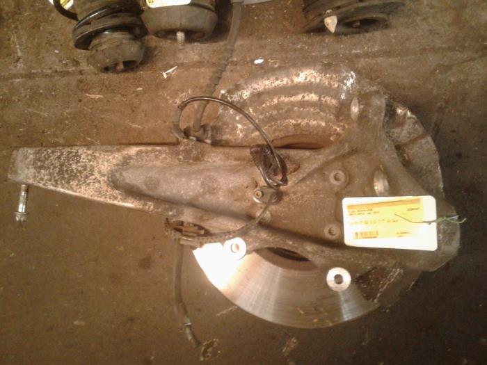 Achsschenkel rechts vorne van een BMW 5 serie Gran Turismo (F07) 535i 24V TwinPower Turbo 2010