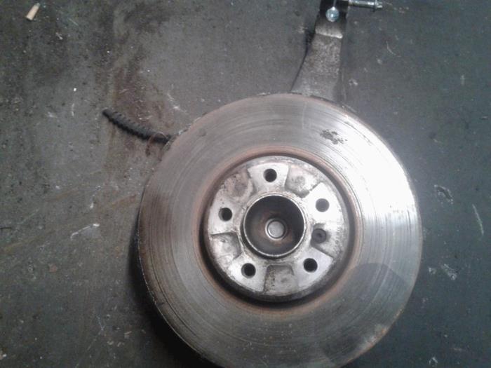 Achsschenkel rechts vorne van een BMW 5 serie Gran Turismo (F07) 535i 24V TwinPower Turbo 2010