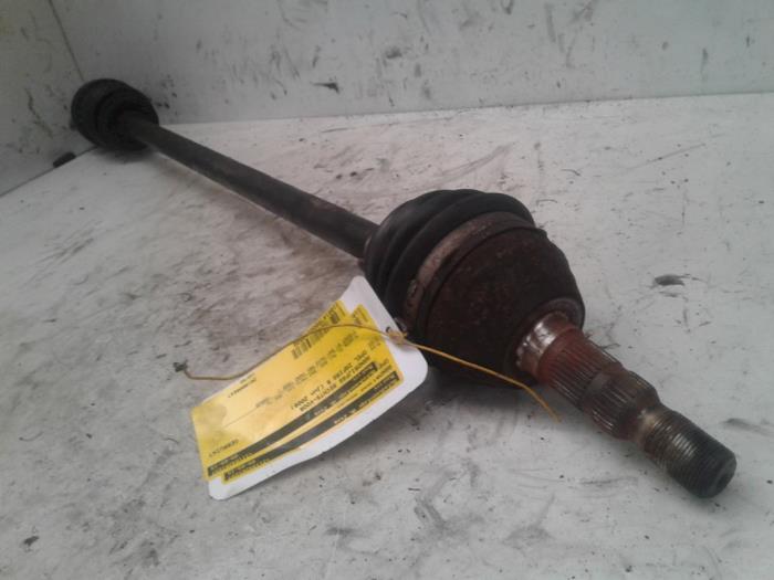 Front drive shaft, right from a Opel Zafira (M75) 1.6 16V 2006