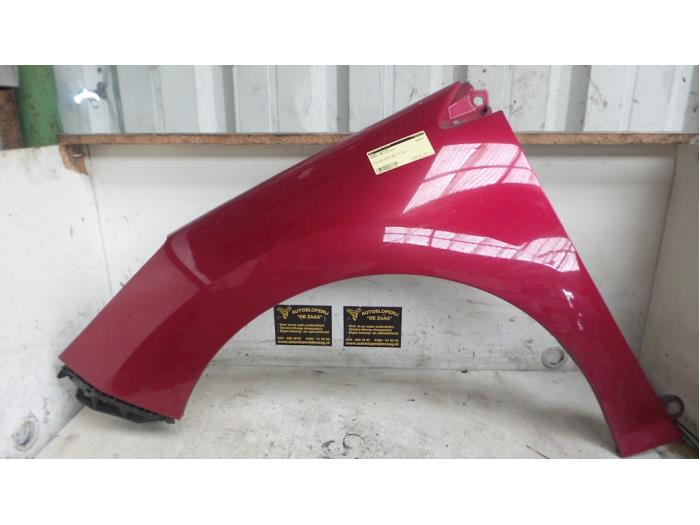 Front wing, left from a Peugeot 308 SW (4E/H) 1.6 VTI 16V 2010
