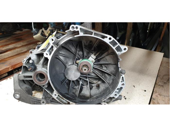 Gearbox from a Ford Mondeo III 1.8 16V 2002