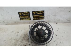 Used Heating and ventilation fan motor Opel Corsa B (73/78/79) 1.2i 16V Price € 20,00 Margin scheme offered by Autodemontage de Zaag