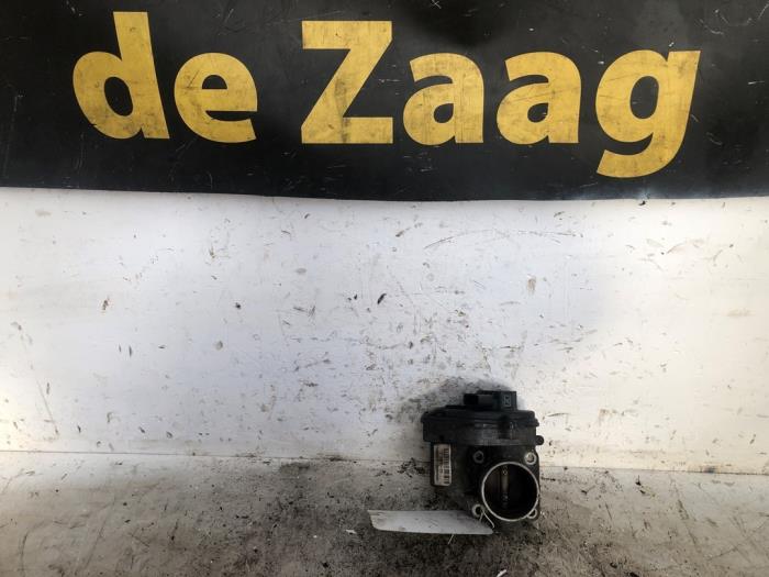 Drosselklappengehäuse van een Ford Fusion 1.4 16V 2003