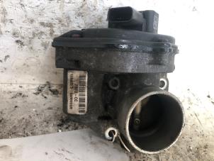 Drosselklappengehäuse van een Ford Fusion 1.4 16V 2003