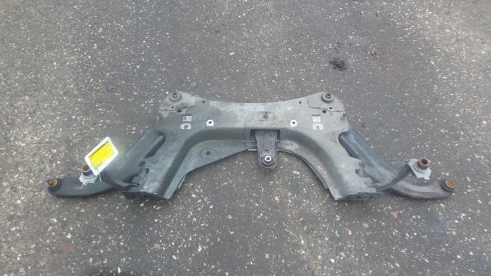 Usados Subchasis Renault Clio III (BR/CR) 1.2 16V TCe 100 Precio € 70,00 Norma de margen ofrecido por Autodemontage de Zaag