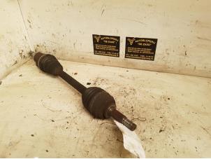 Used Front drive shaft, left Renault Clio III (BR/CR) 1.2 16V TCe 100 Price € 35,00 Margin scheme offered by Autodemontage de Zaag