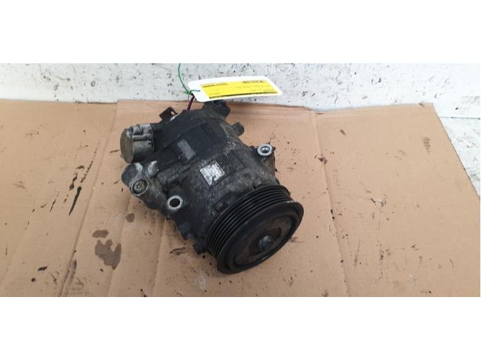 Usagé Compresseur de clim Volkswagen Polo IV (9N1/2/3) 1.4 TDI 75 Prix € 65,00 Règlement à la marge proposé par Autodemontage de Zaag